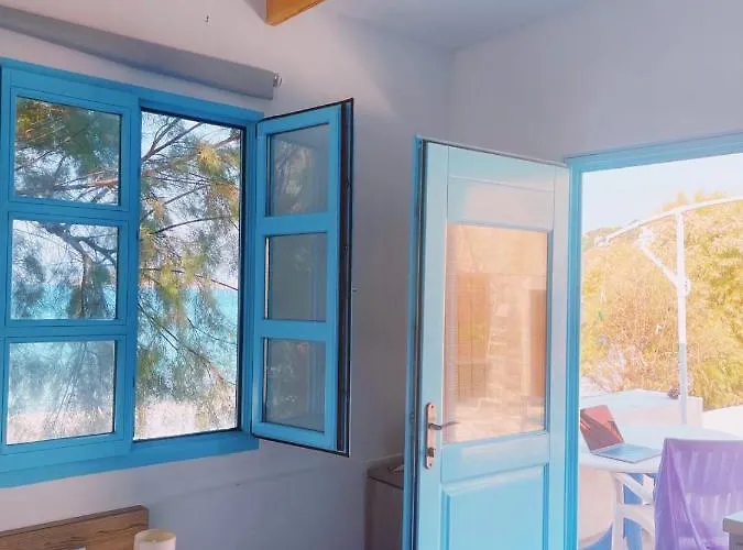 Paradise On The Kantouni بيت للعطل